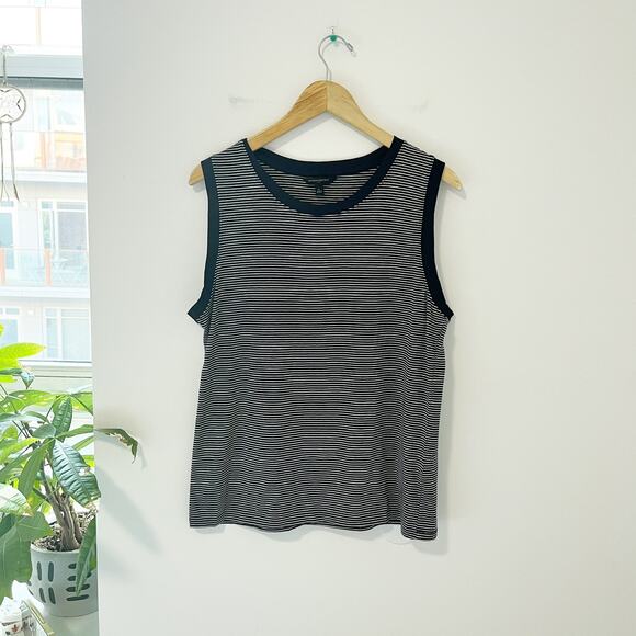 NEW Banana Republic Navy Blue & White Striped Tank Size Large - Picture 1 of 2